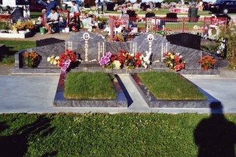ws BAHAMA BLUE- GRAVE SURROUNDS.jpg